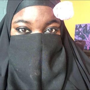 Meet your Posher, Hanan